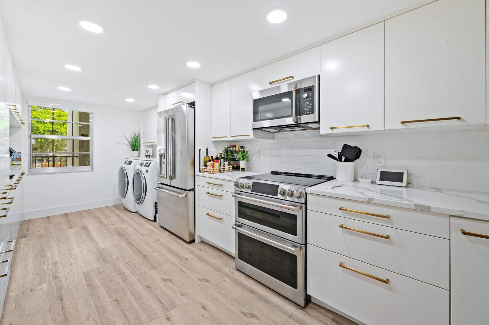 800 E Cypress Lane 201 — photo 4