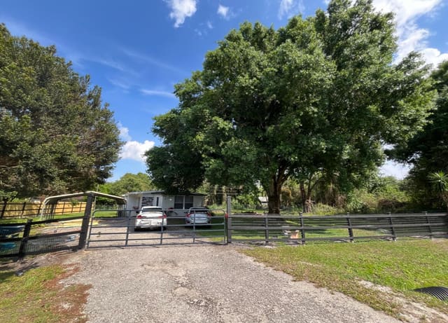 3704 NW 36th Avenue, Okeechobee, FL 34972