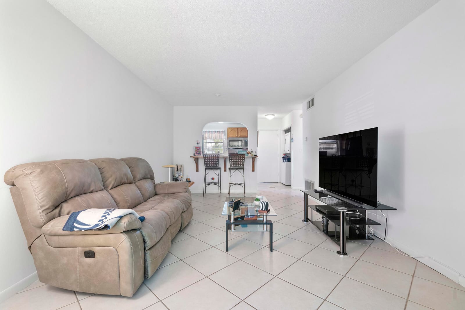 1115 Lake Terrace 111 — photo 3