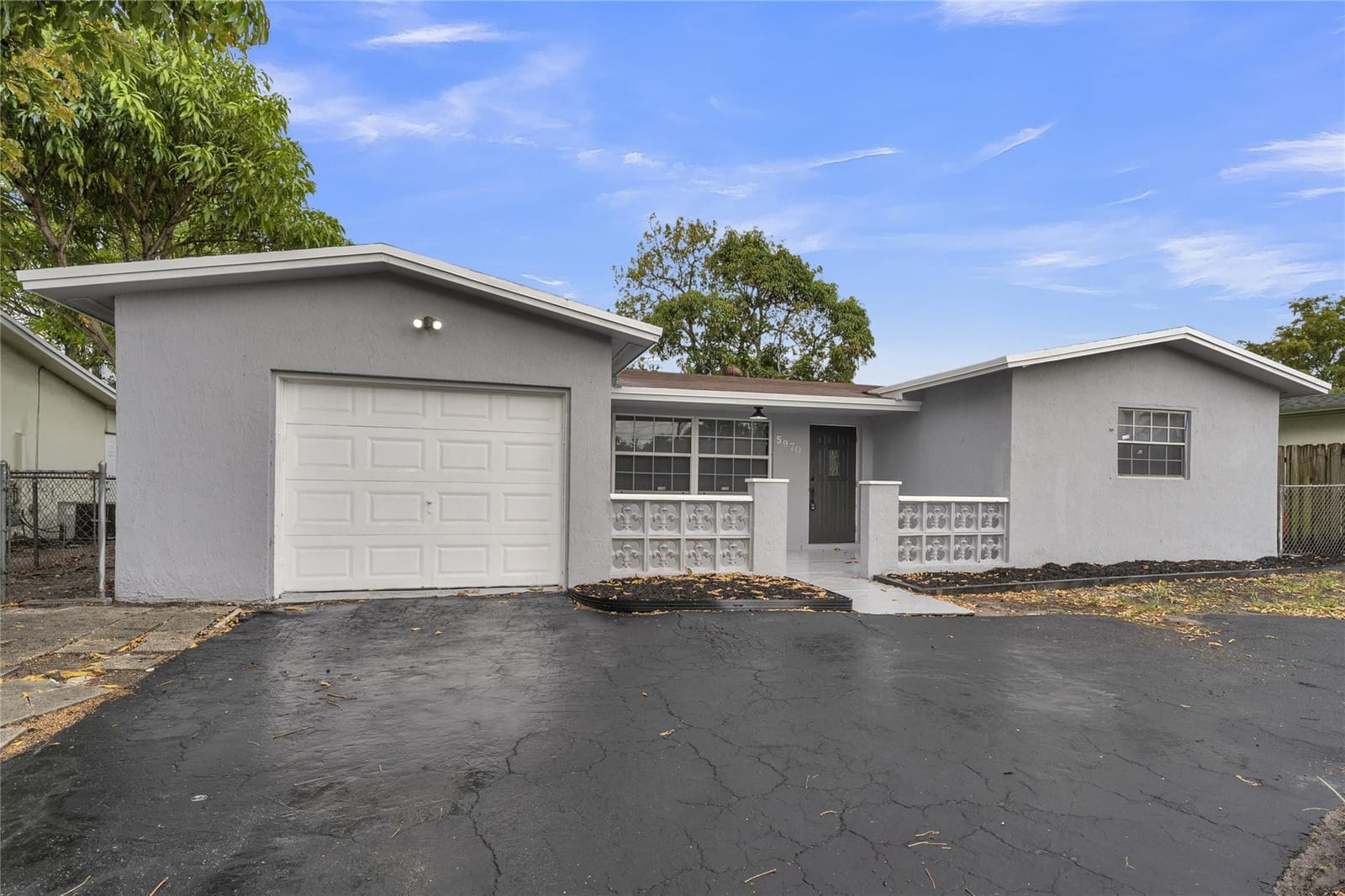 5970 NW 15th Street, Sunrise, FL 33313