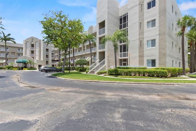 7727 Southampton Terrace 412, sold in Southampton Condominium F, Tamarac, FL