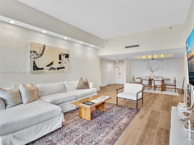 20191 E Country Club Drive 311, Aventura, FL 33180