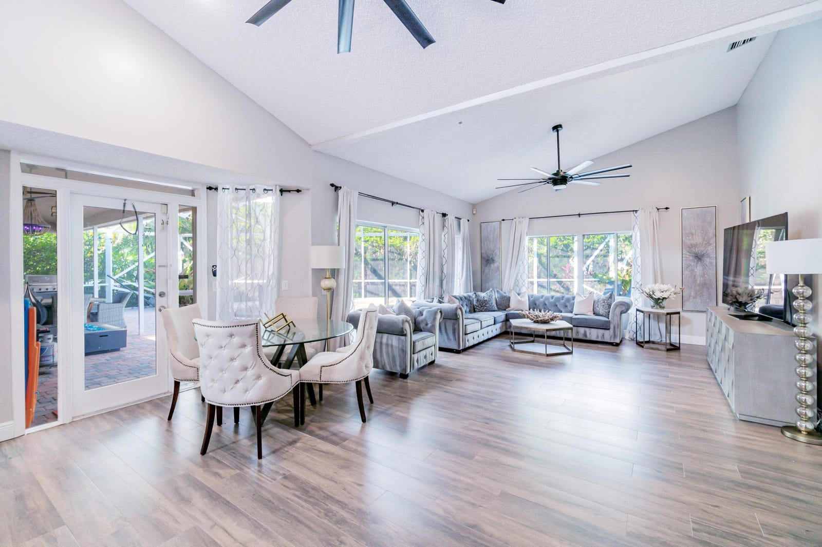 15835 Meadow Wood Drive — photo 11