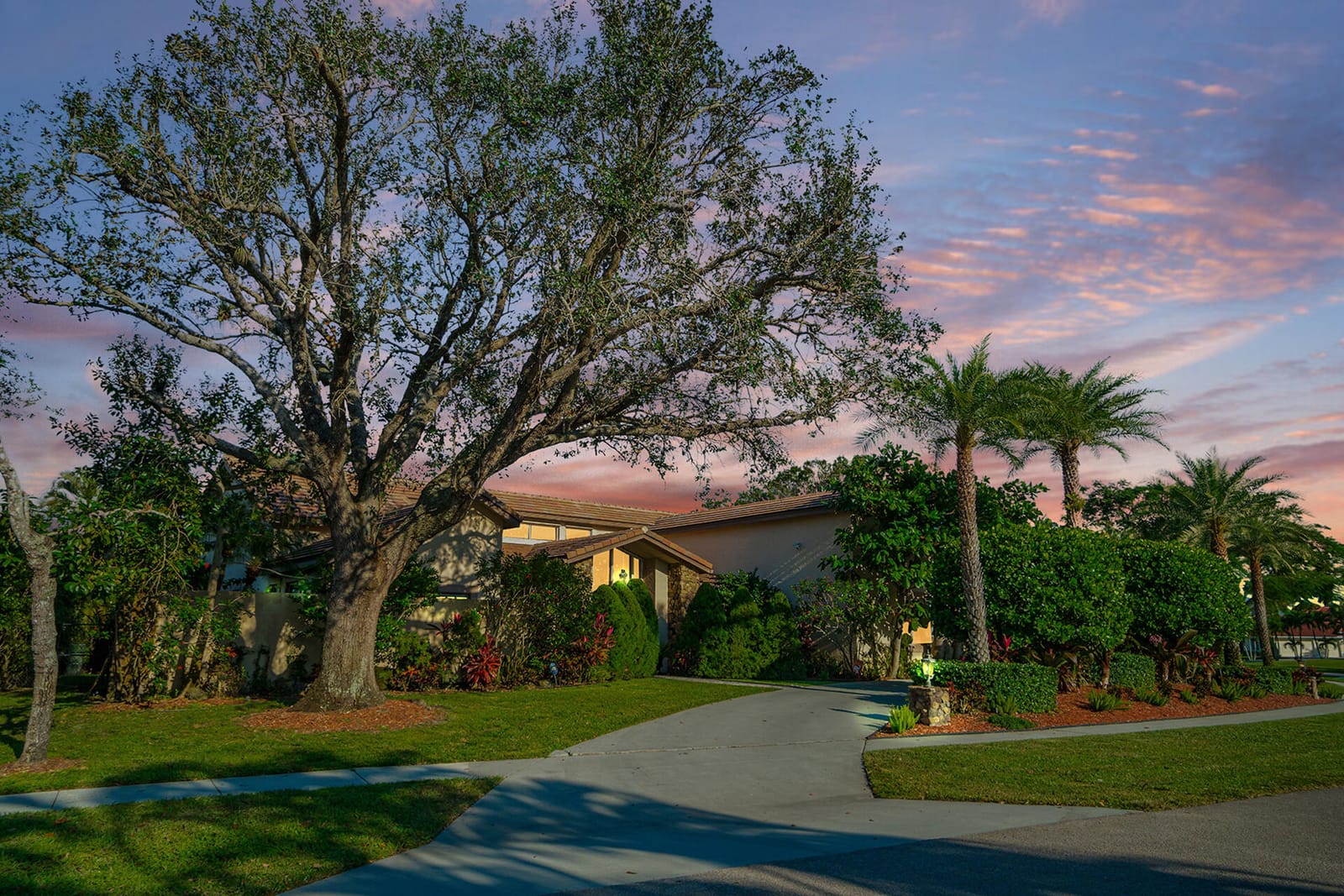 15835 Meadow Wood Drive — photo 3