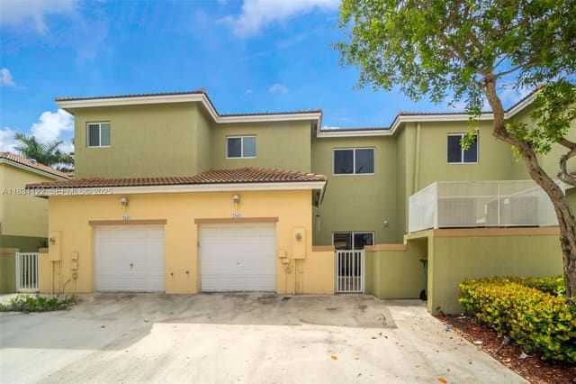 2345 SE 16th Place, Homestead, FL 33035