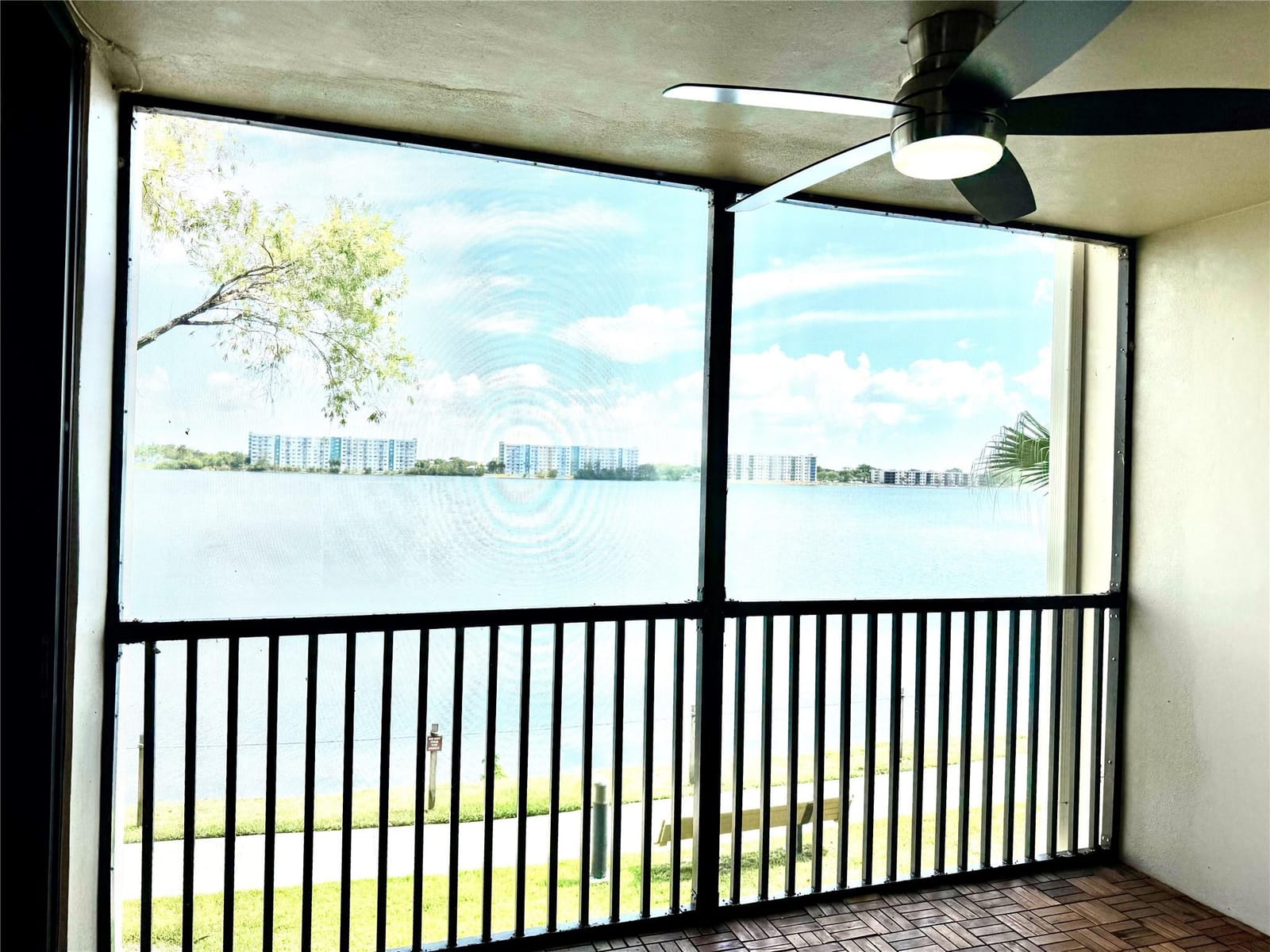 117 Lake Emerald Drive 205, Oakland Park, FL 33309 photo 2