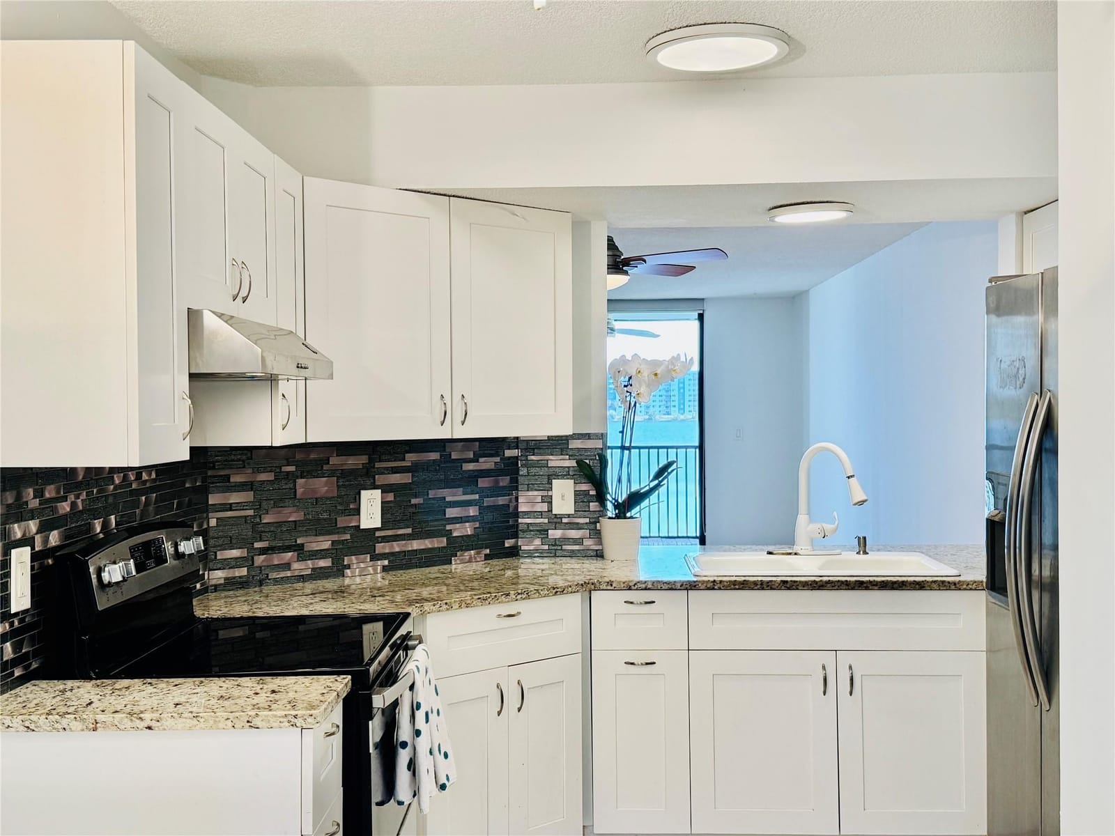 117 Lake Emerald Drive 205, Oakland Park, FL 33309 photo 11