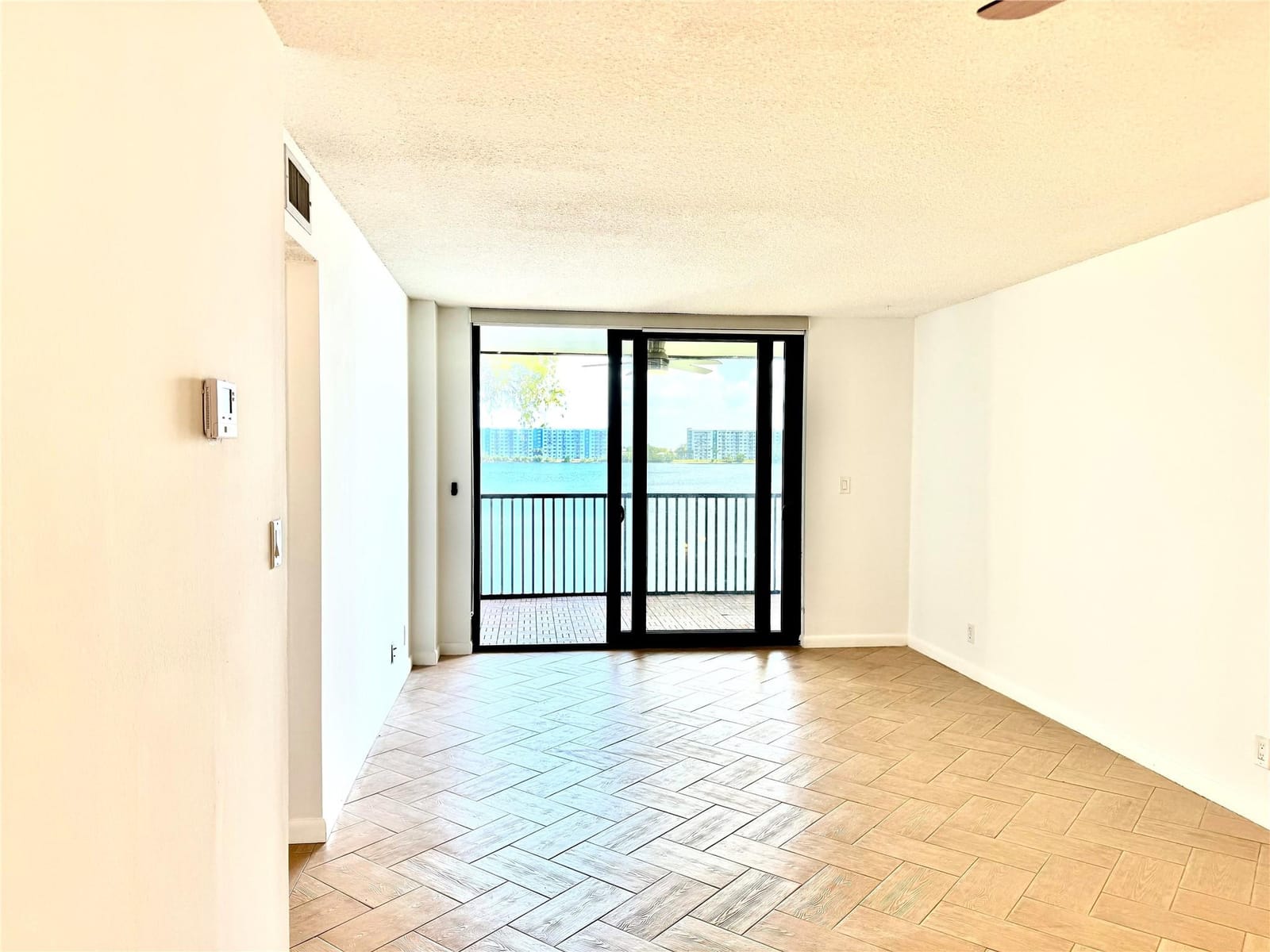 117 Lake Emerald Drive 205, Oakland Park, FL 33309 photo 3