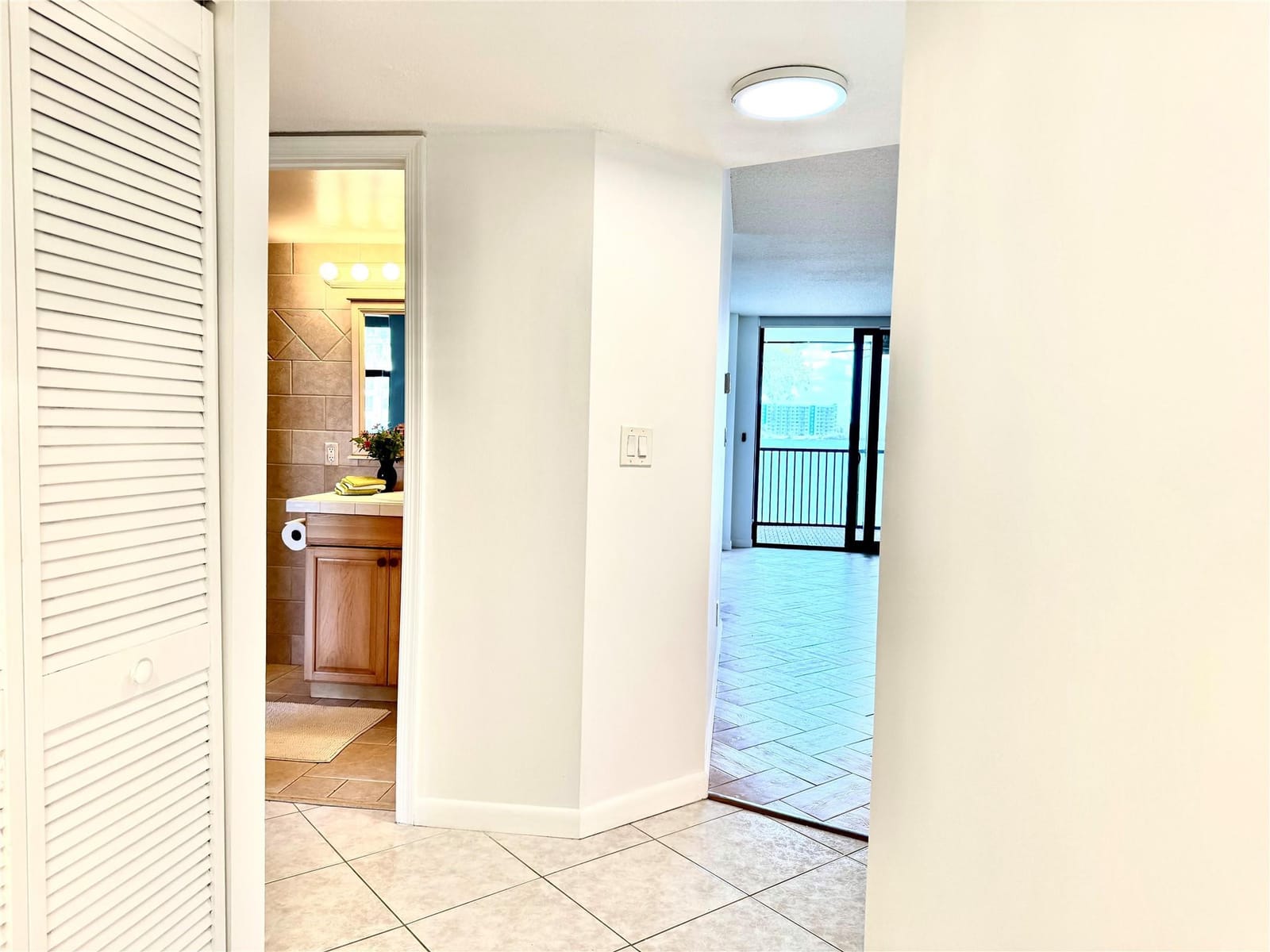 117 Lake Emerald Drive 205, Oakland Park, FL 33309 photo 7