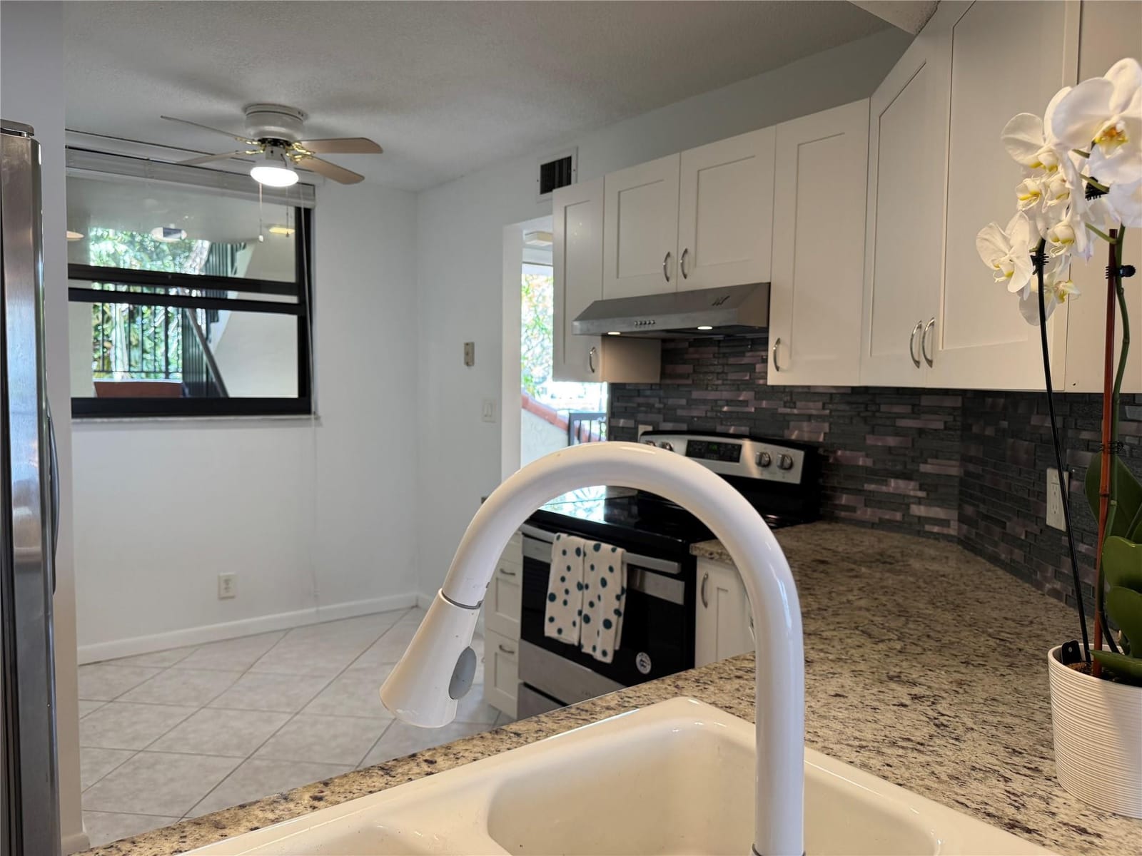 117 Lake Emerald Drive 205, Oakland Park, FL 33309 photo 9