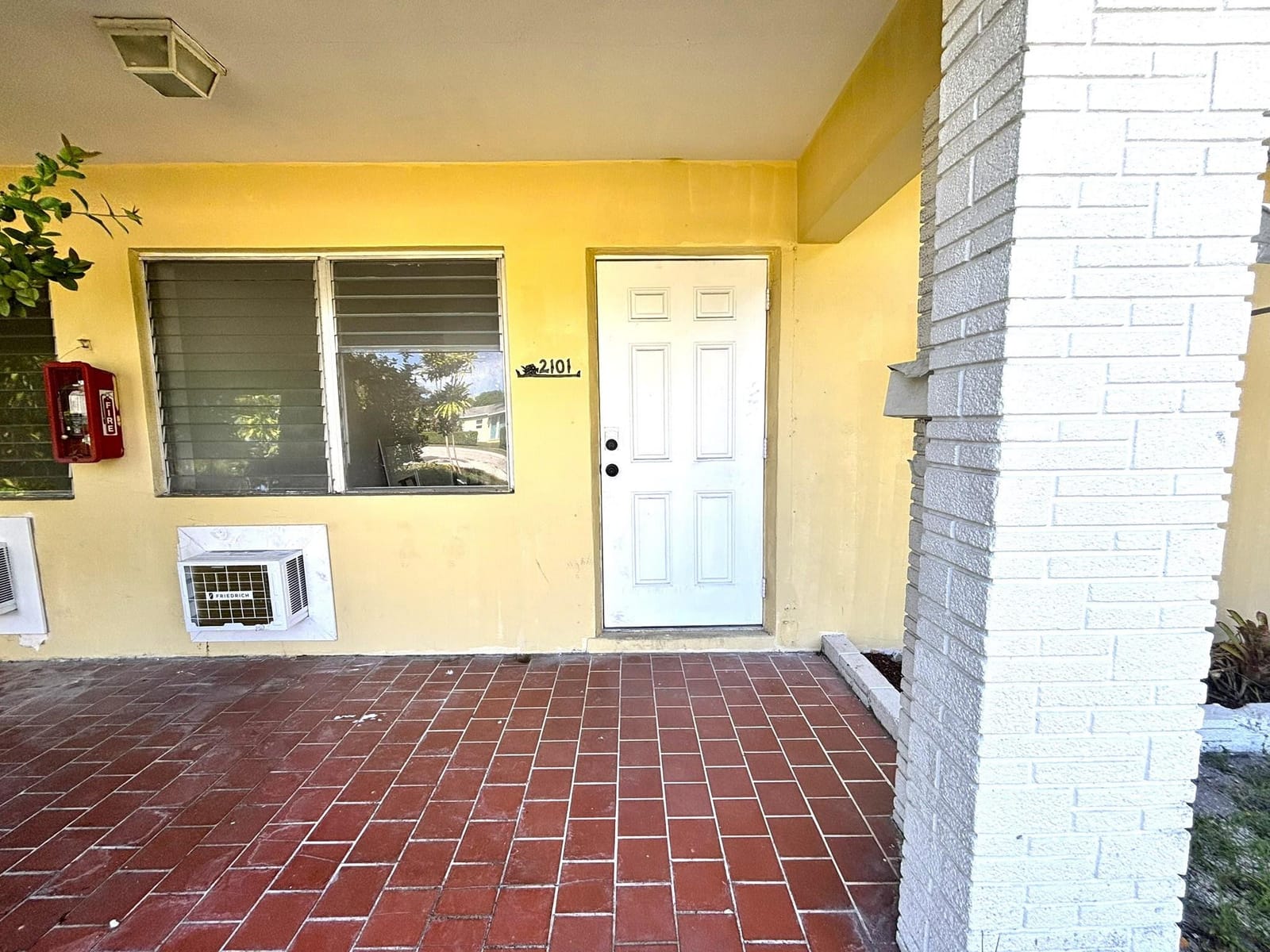 2101 SE 4th Avenue — photo 3