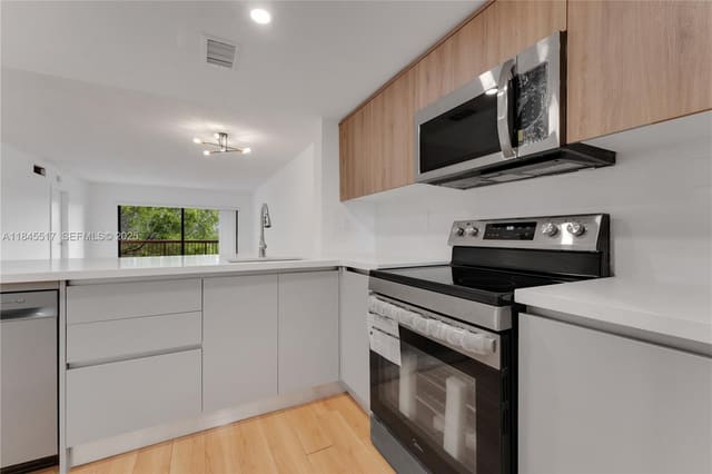 10227 NW 9th St Circle 304-3, sold in West Fontaine Condo, Miami, FL
