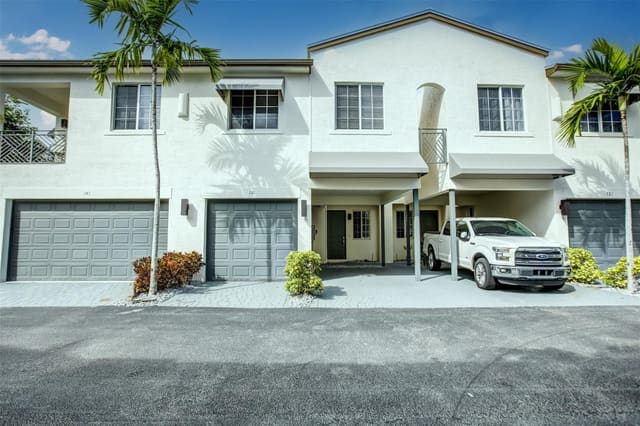 131 SE 7th Way 131, Pompano Beach, FL 33060
