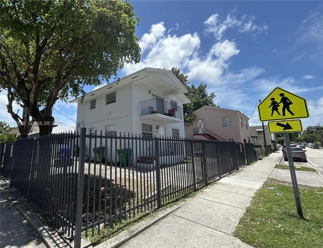 1068 SW 2nd Street, Miami, FL 33130