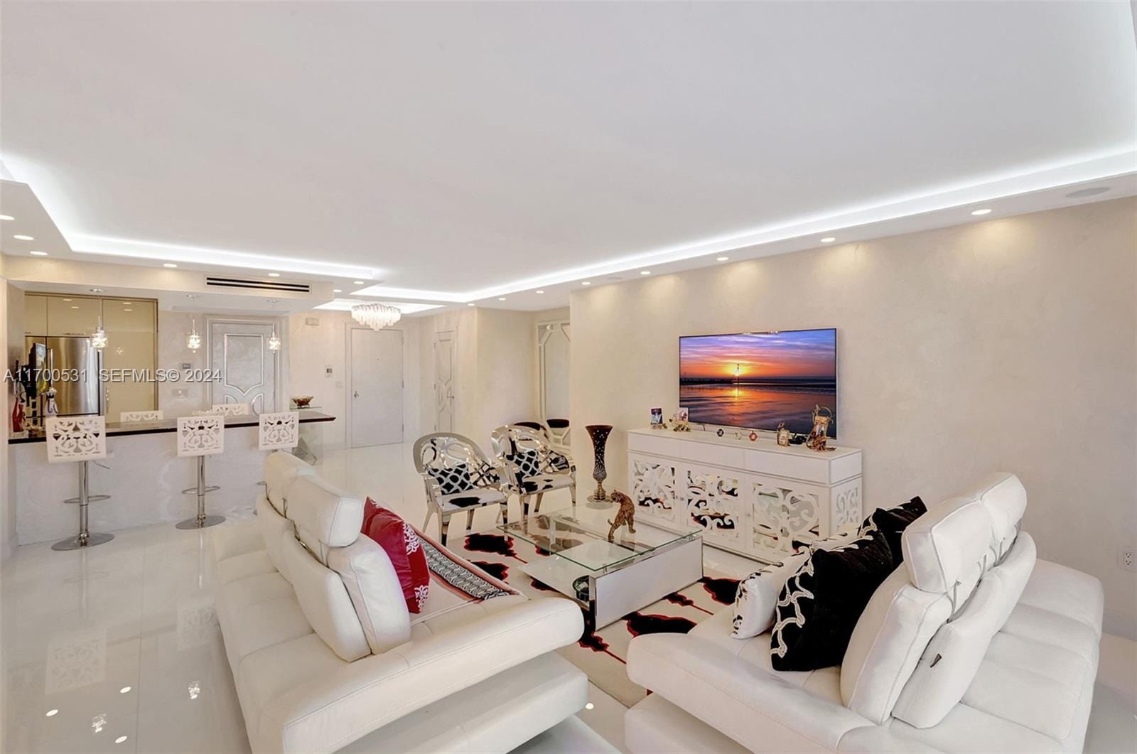 9801 W Collins Avenue 5O/complete renovated — photo 2
