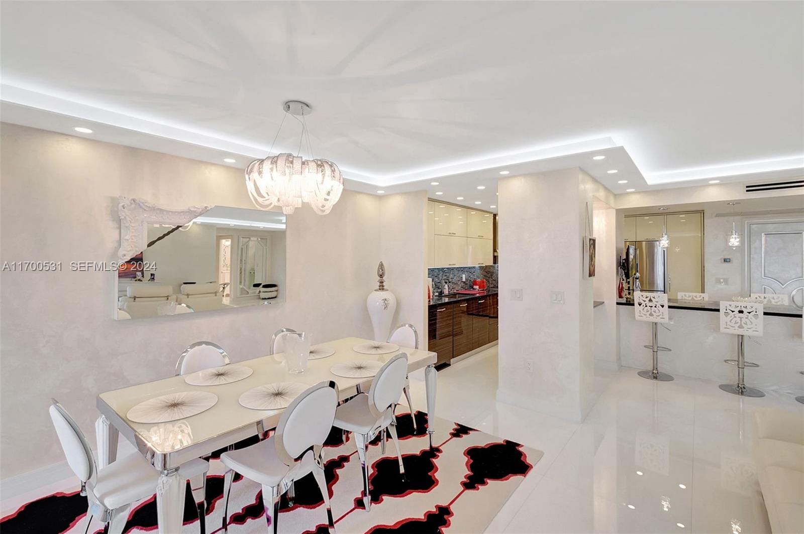 9801 W Collins Avenue 5O/complete renovated — photo 4