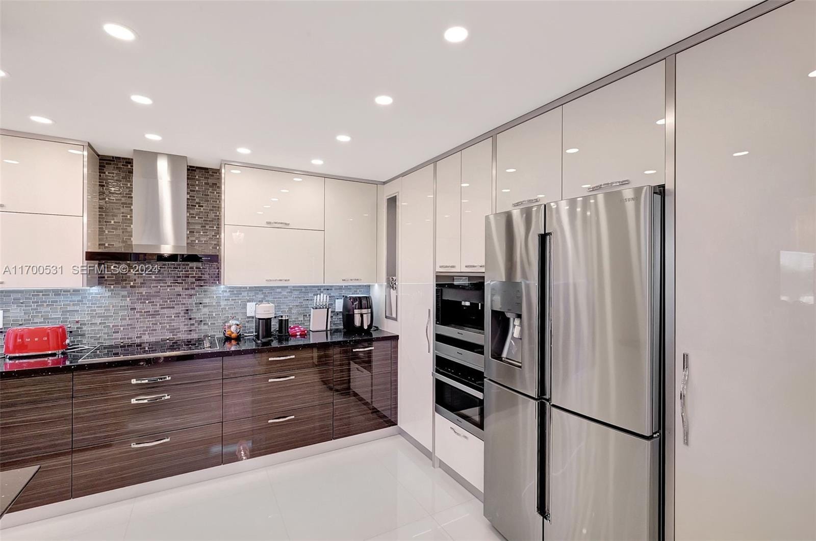 9801 W Collins Avenue 5O/complete renovated — photo 8
