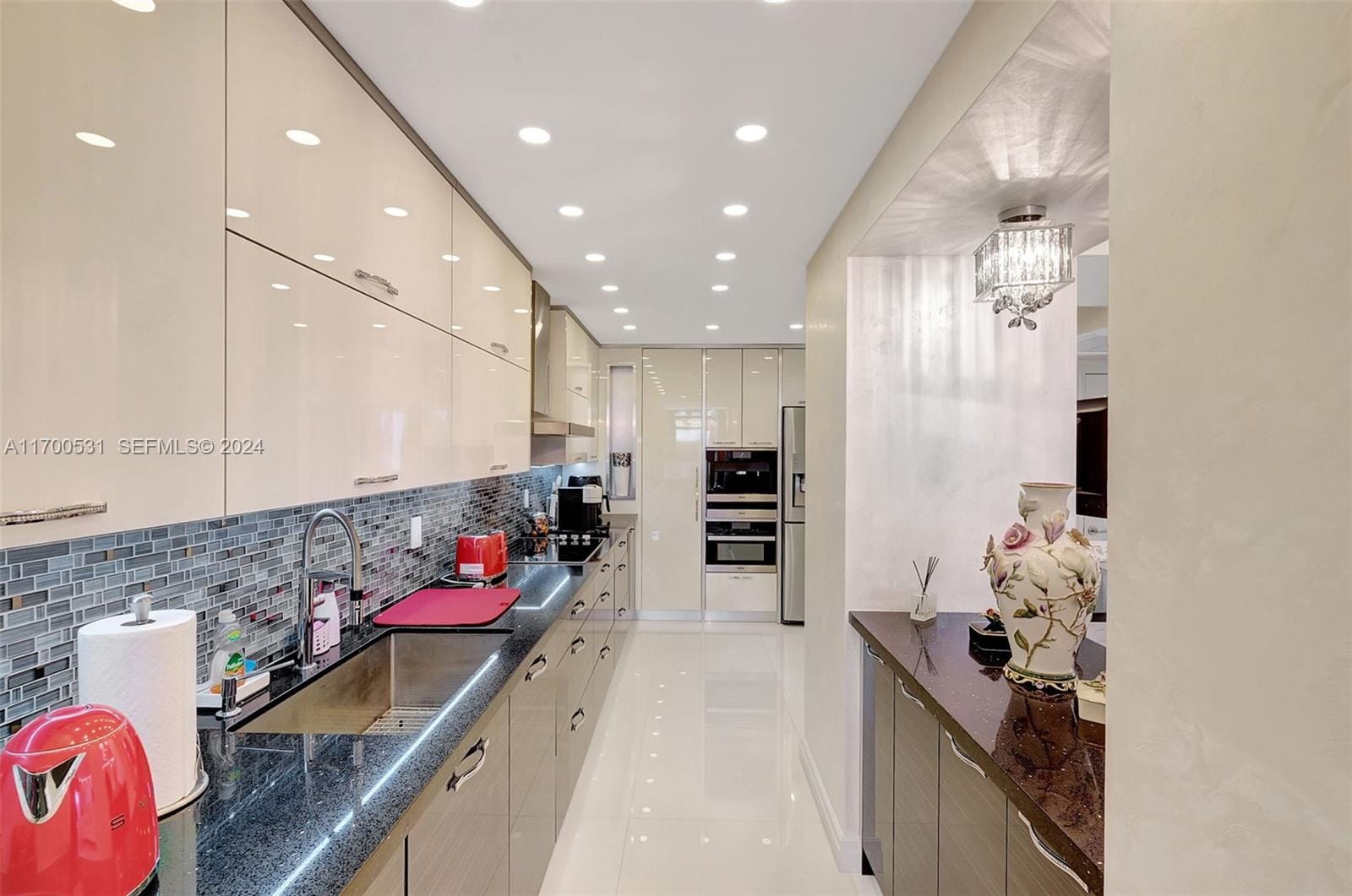 9801 W Collins Avenue 5O/complete renovated — photo 9