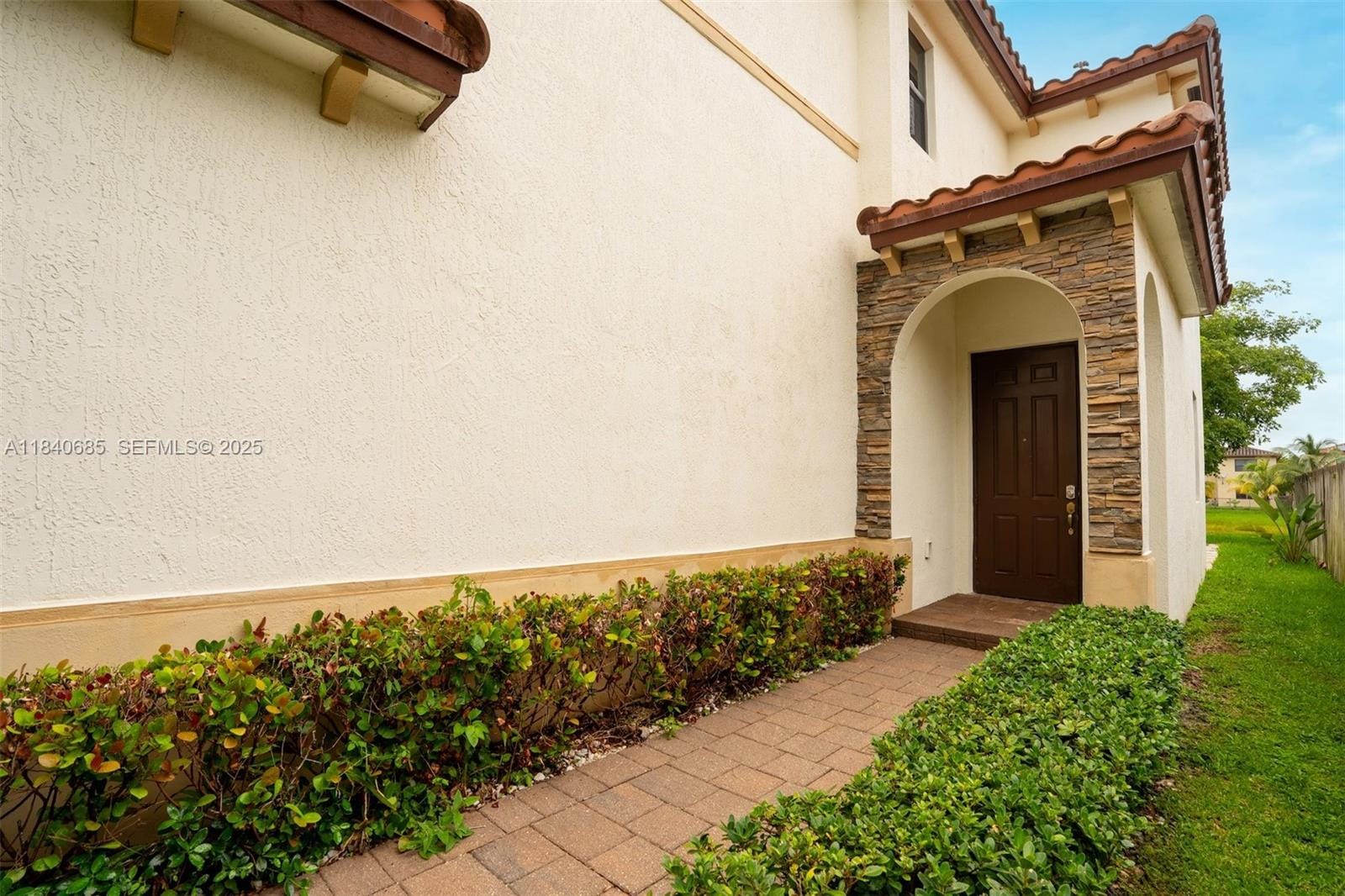423 SE 33rd Terrace, Homestead, FL 33033 photo 2