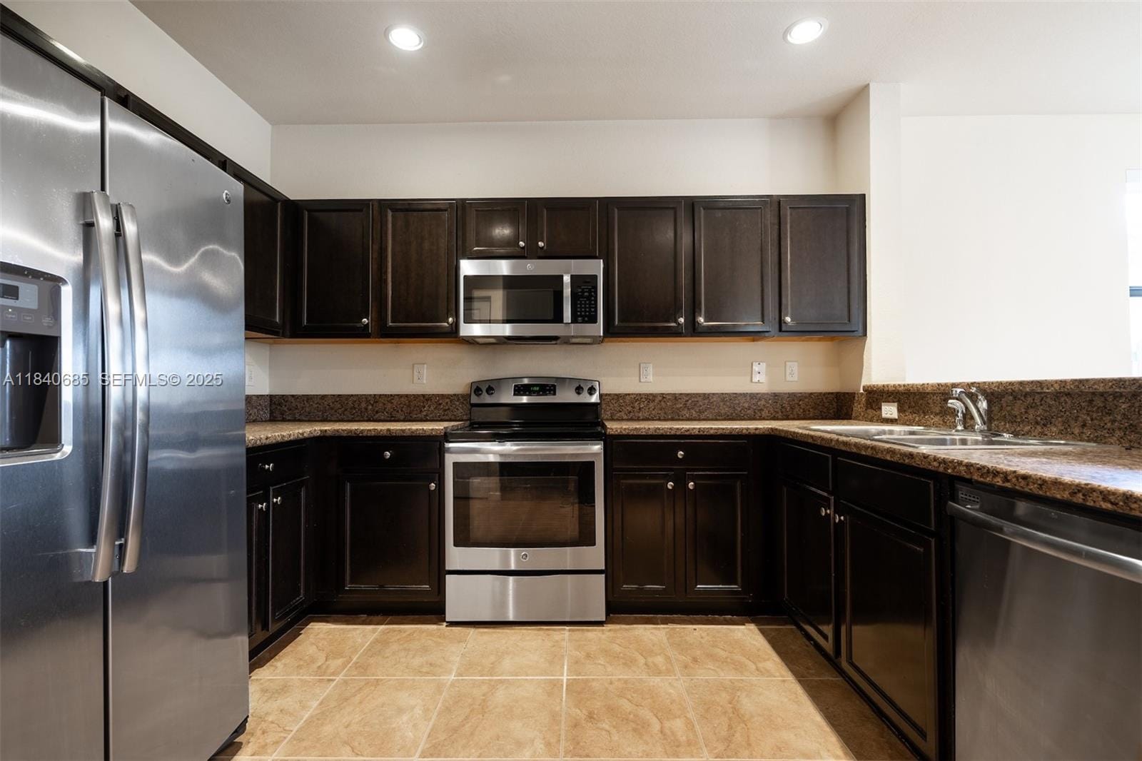 423 SE 33rd Terrace, Homestead, FL 33033 photo 6