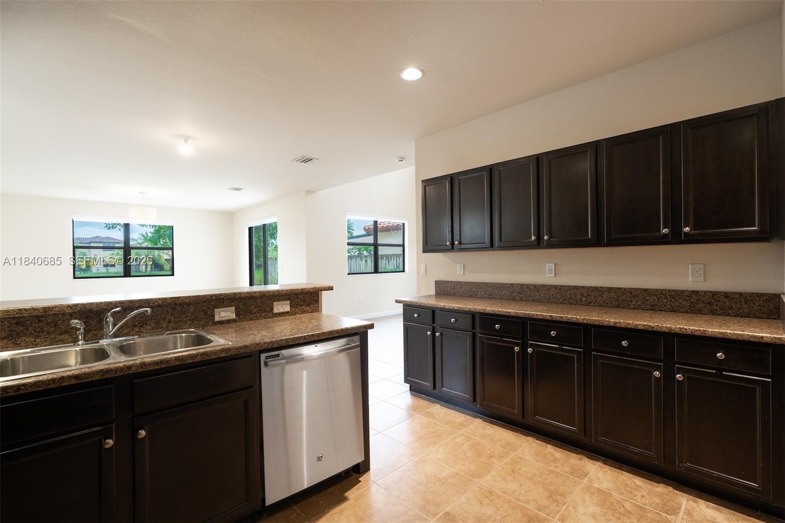 423 SE 33rd Terrace, Homestead, FL 33033 photo 8