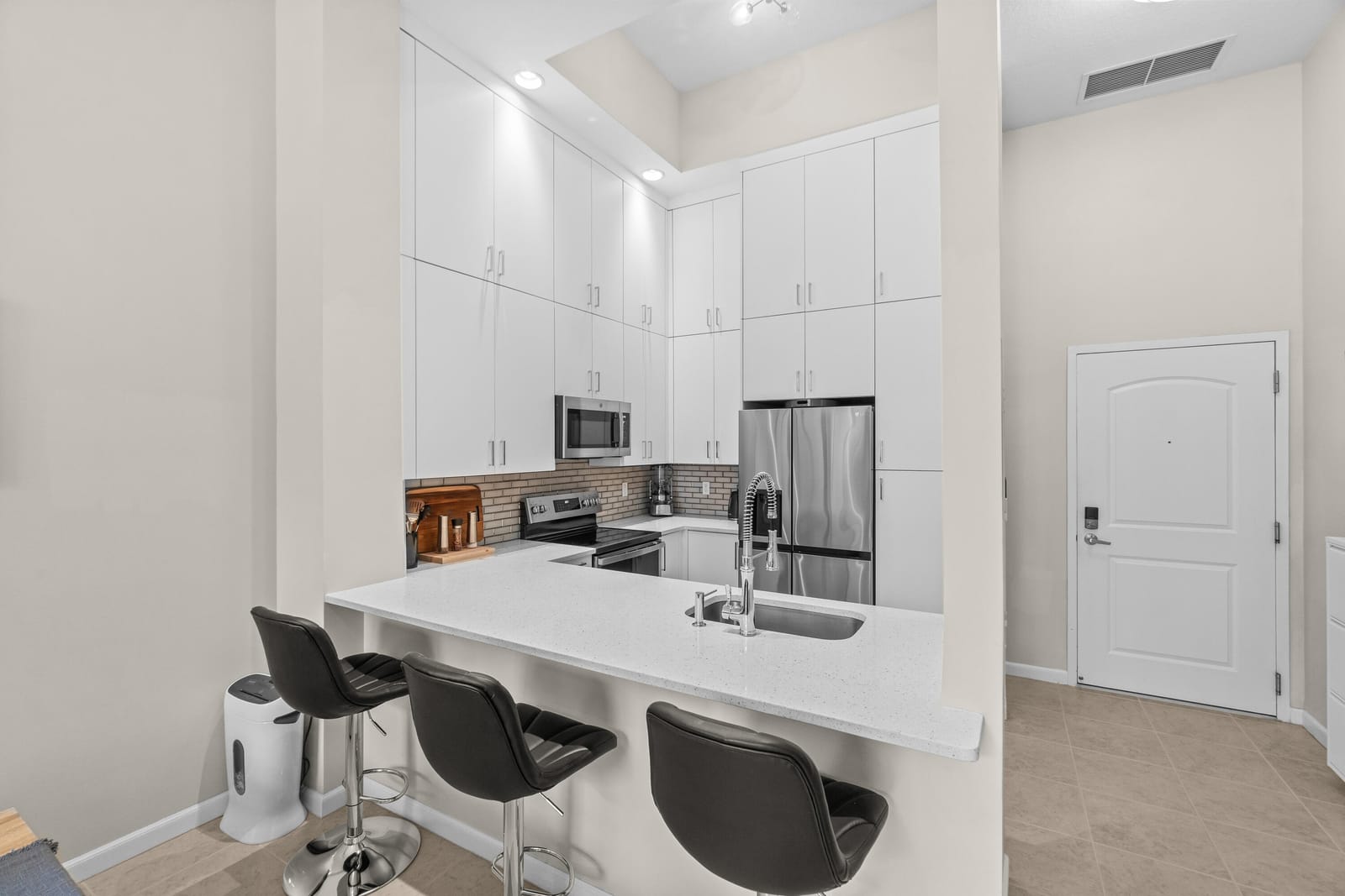 701 S Olive Avenue 318 — photo 3