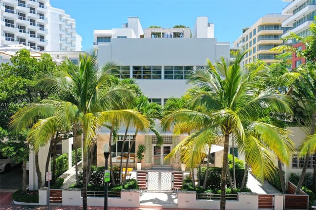 125 Ocean Drive L0101, sold in Ocean House Condo, Miami Beach, FL
