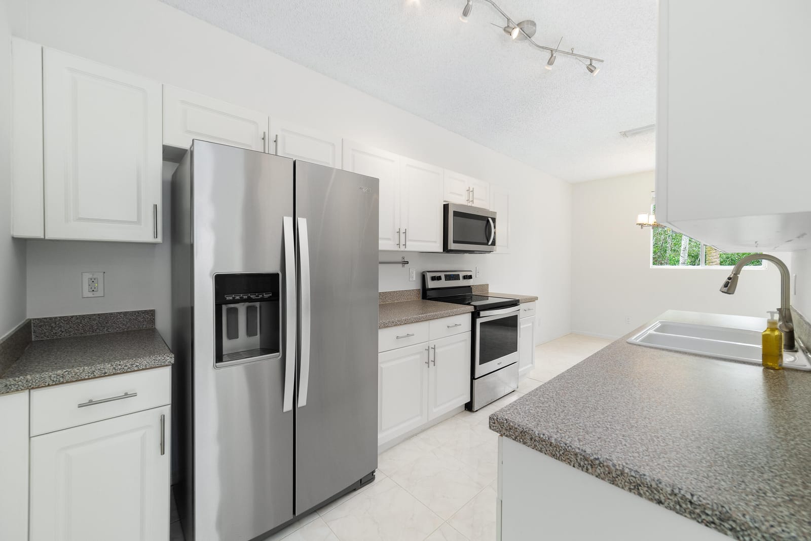 4718 NW 59th Manor — photo 9