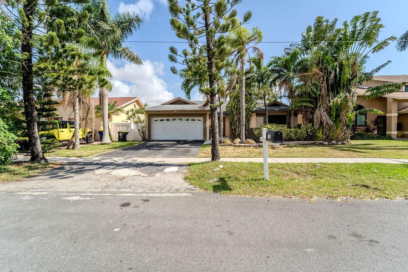 219 SE 8th Street, Dania Beach, FL 33004 photo 2