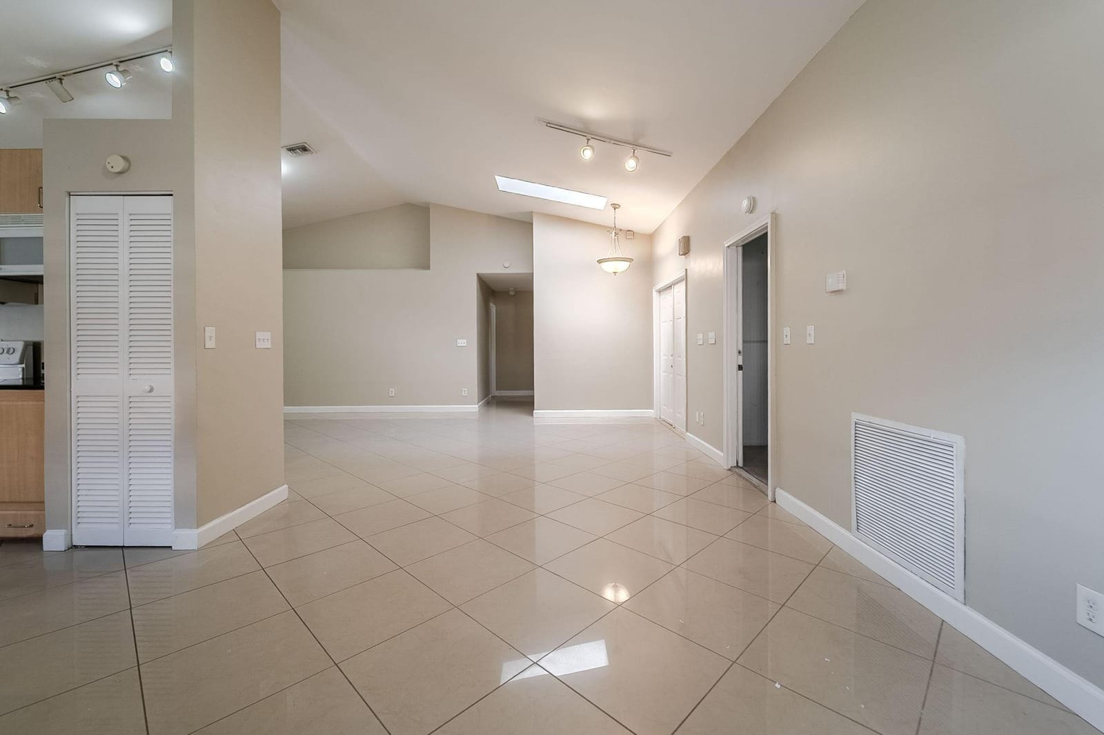 219 SE 8th Street, Dania Beach, FL 33004 photo 13