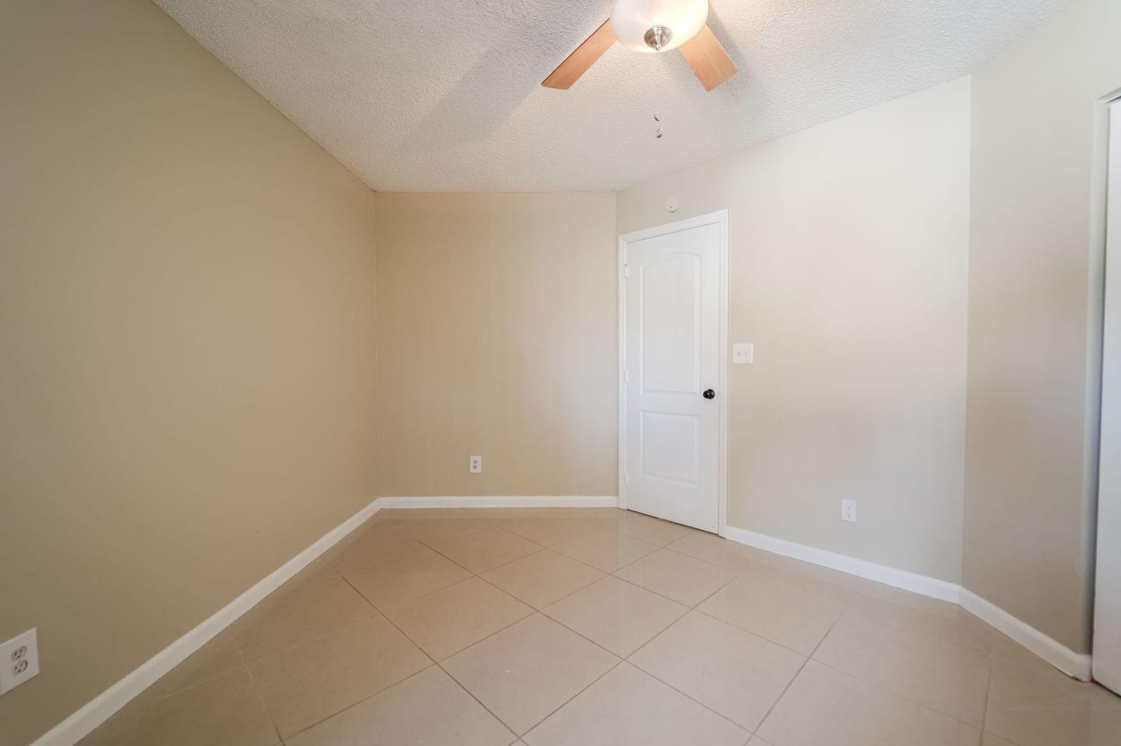219 SE 8th Street, Dania Beach, FL 33004 photo 23
