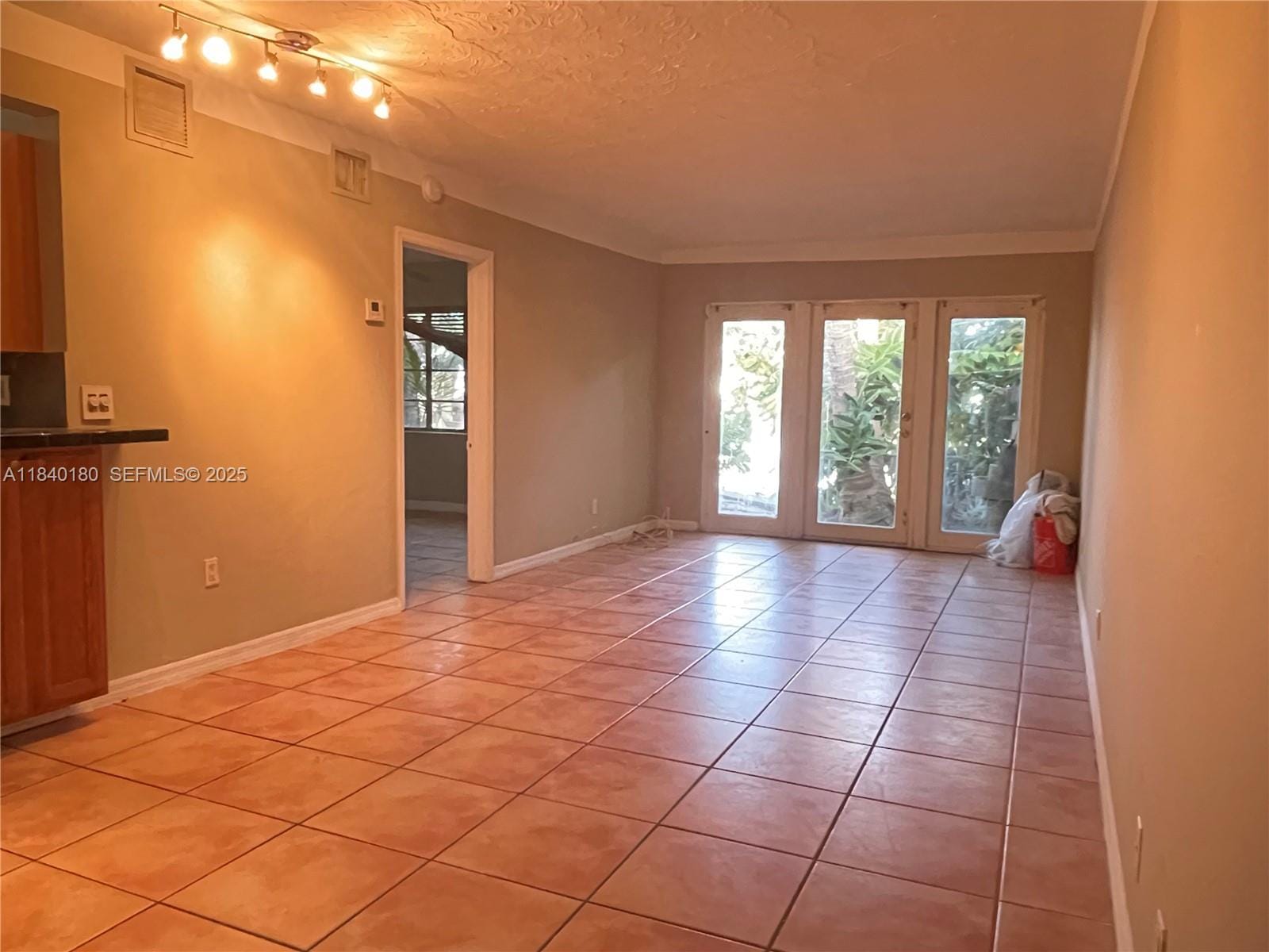 8300 Byron Avenue 5, Miami Beach, FL 33141