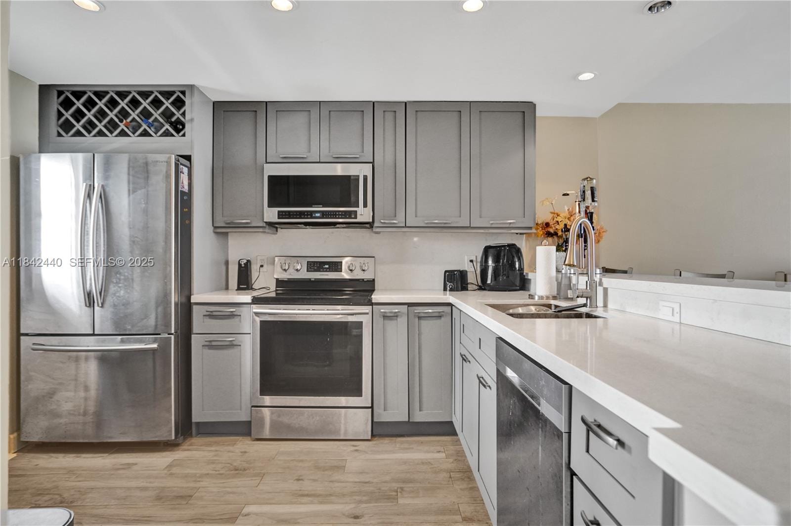 2200 NE 33rd Avenue #11H — photo 11