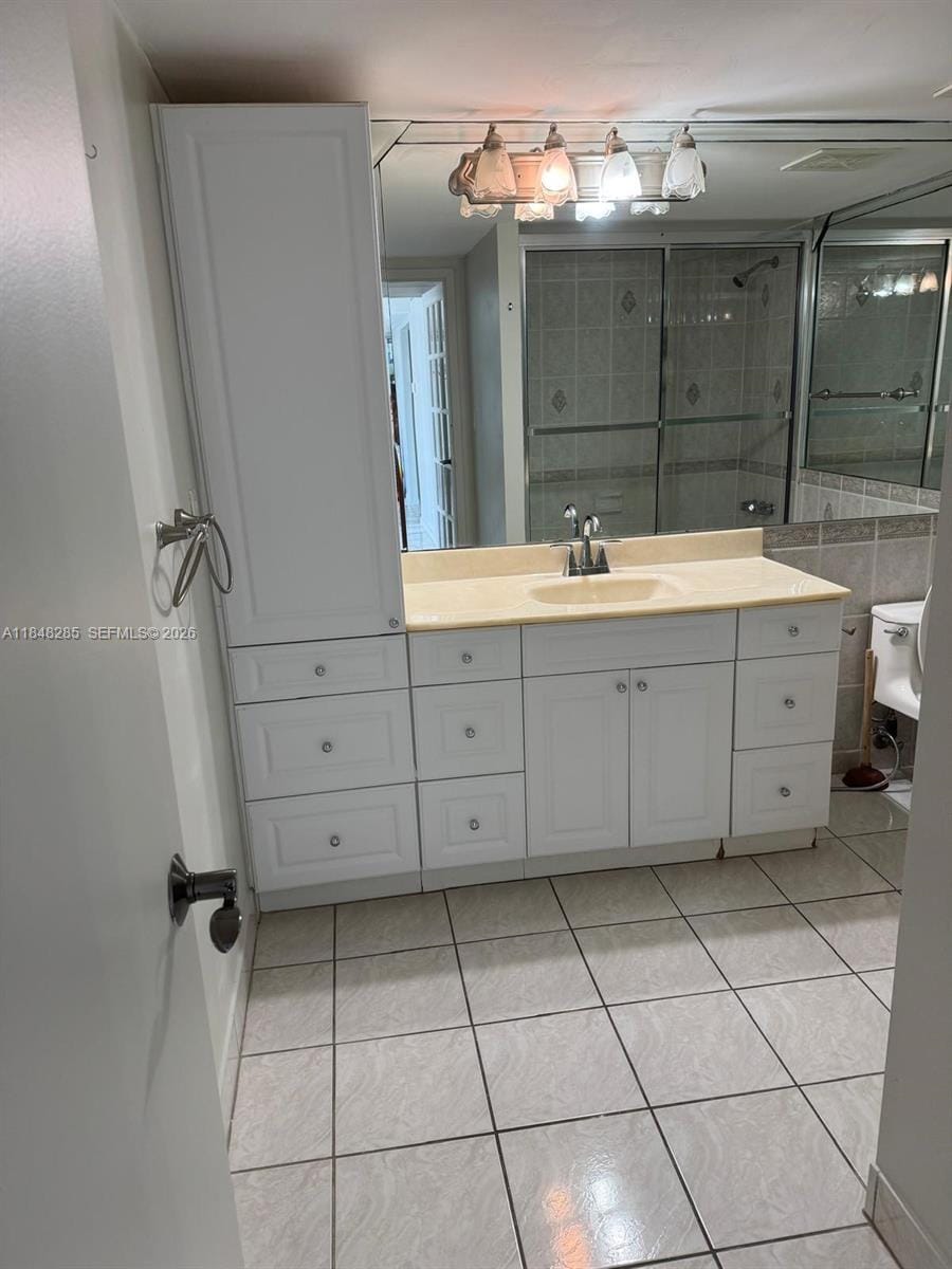 100 Golden Isles Drive 706 — photo 9