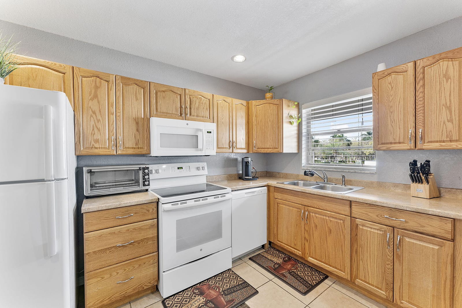 126 Sparrow Drive 14b, Royal Palm Beach, FL 33411 photo 5