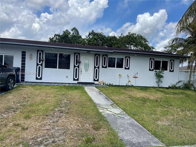 19201 SW 318th Terrace, Homestead, FL 33030