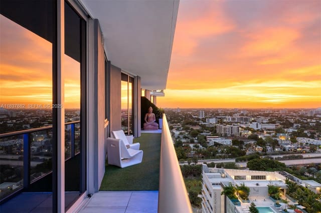 1010 SW 2nd Avenue LPH04, Miami, FL 33130