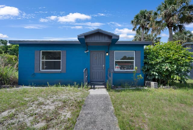 5007 San Diego Avenue, Fort Pierce, FL 34946