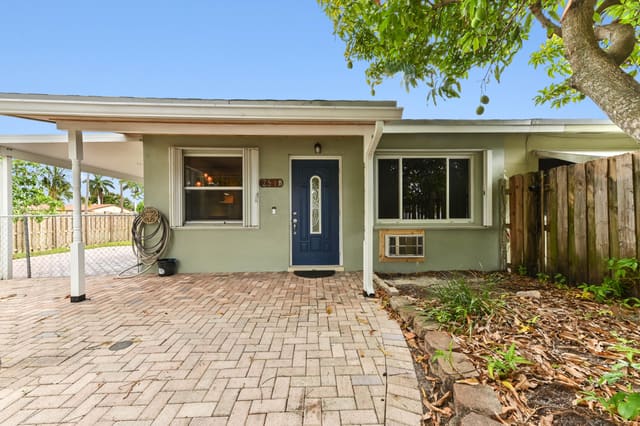 251b NE 57th Court, sold in Patterson Park, Fort Lauderdale, FL