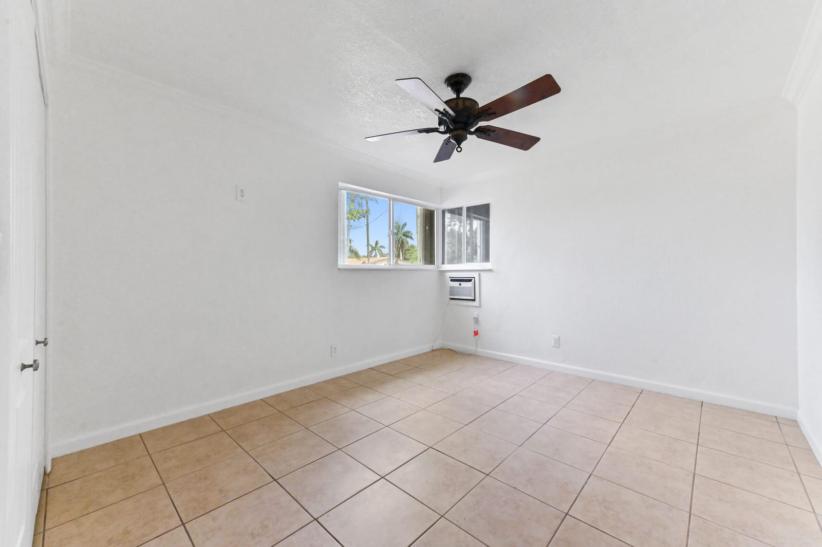 251b NE 57th Court, Oakland Park, FL 33334 photo 12
