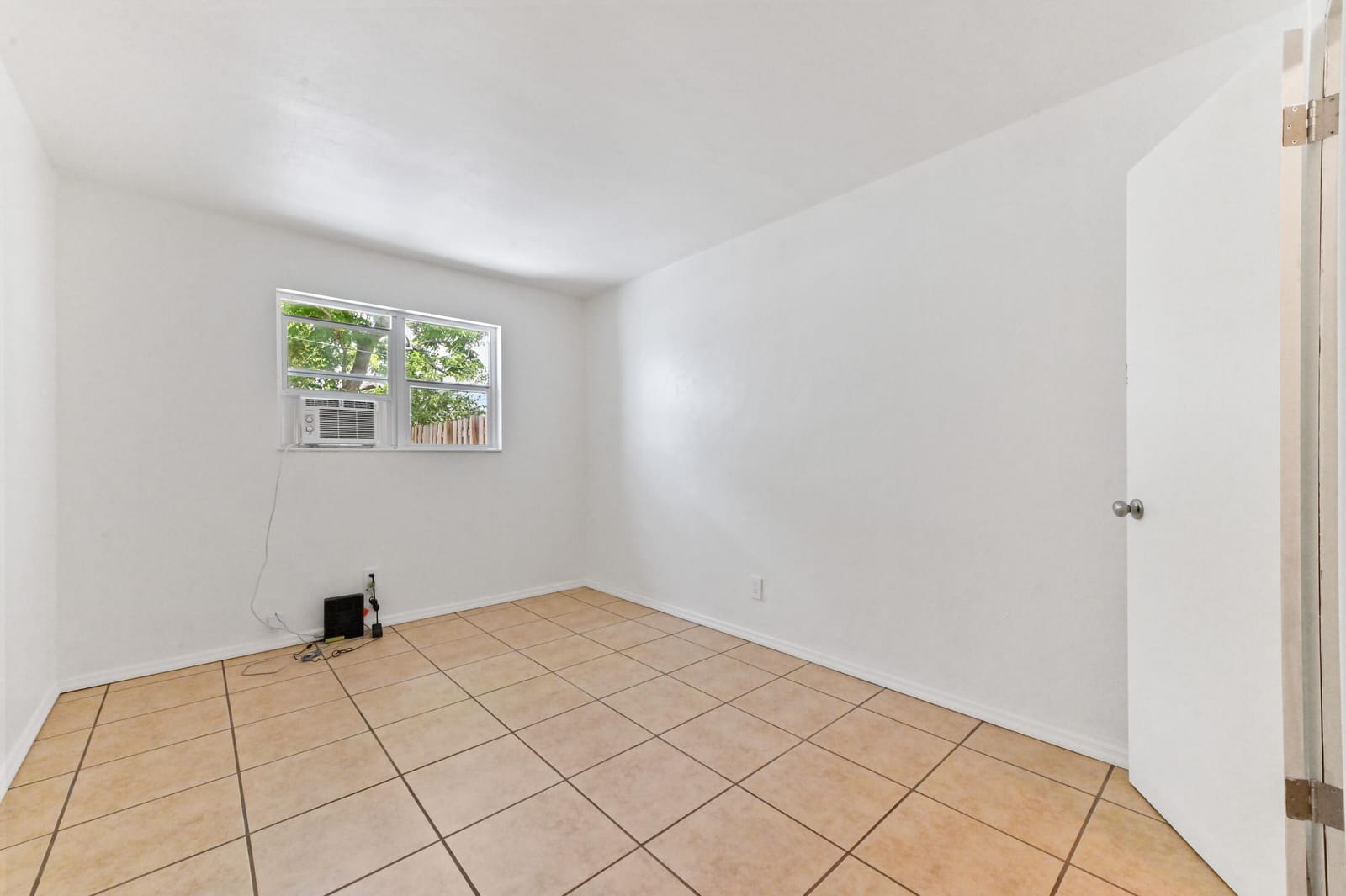 251b NE 57th Court, Oakland Park, FL 33334 photo 16