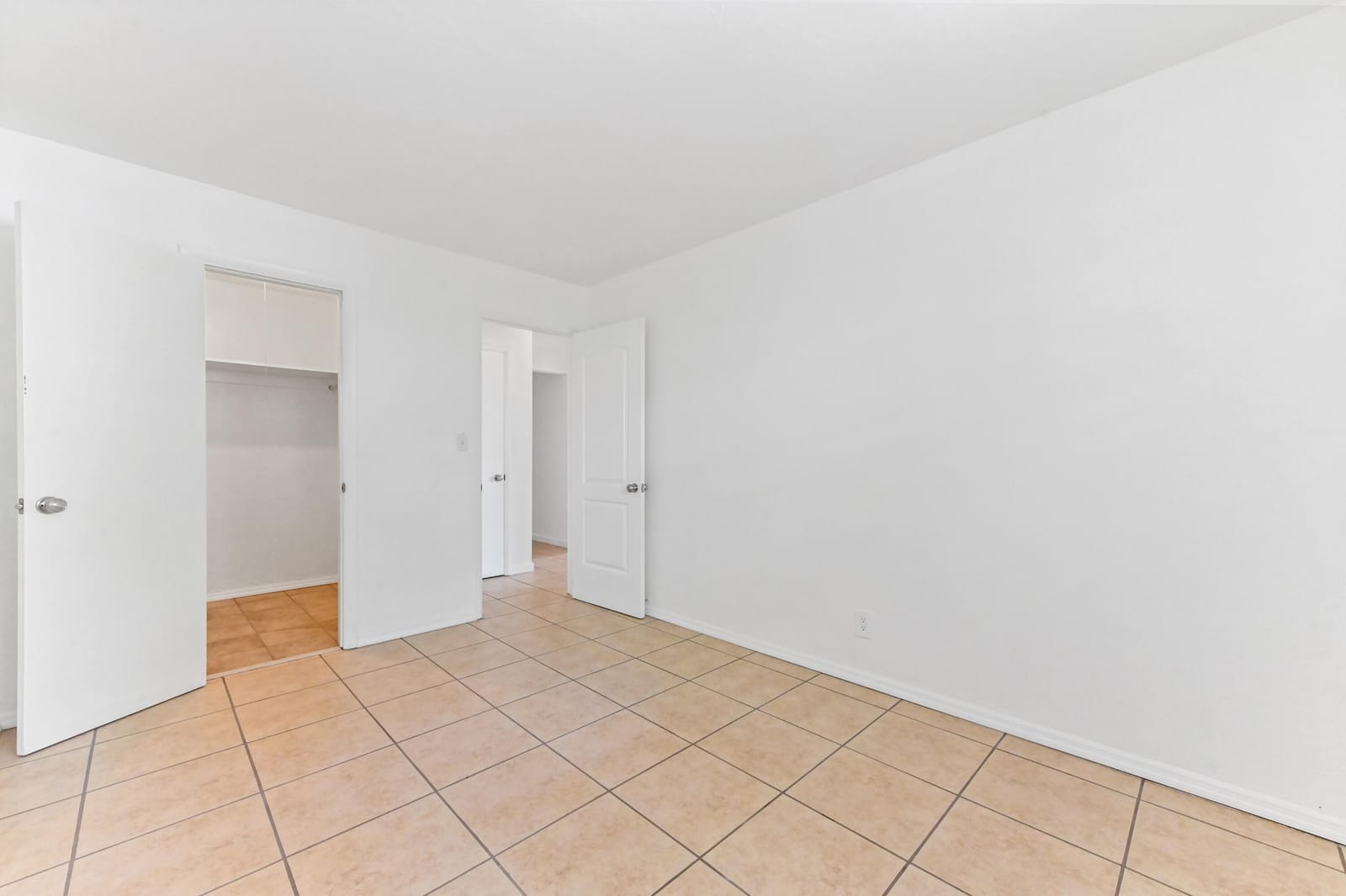 251b NE 57th Court, Oakland Park, FL 33334 photo 17