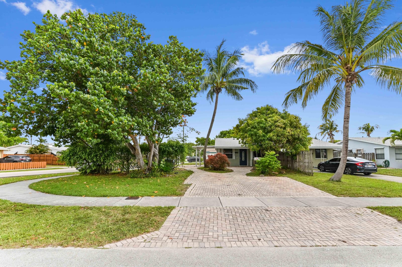 251b NE 57th Court, Oakland Park, FL 33334 photo 3