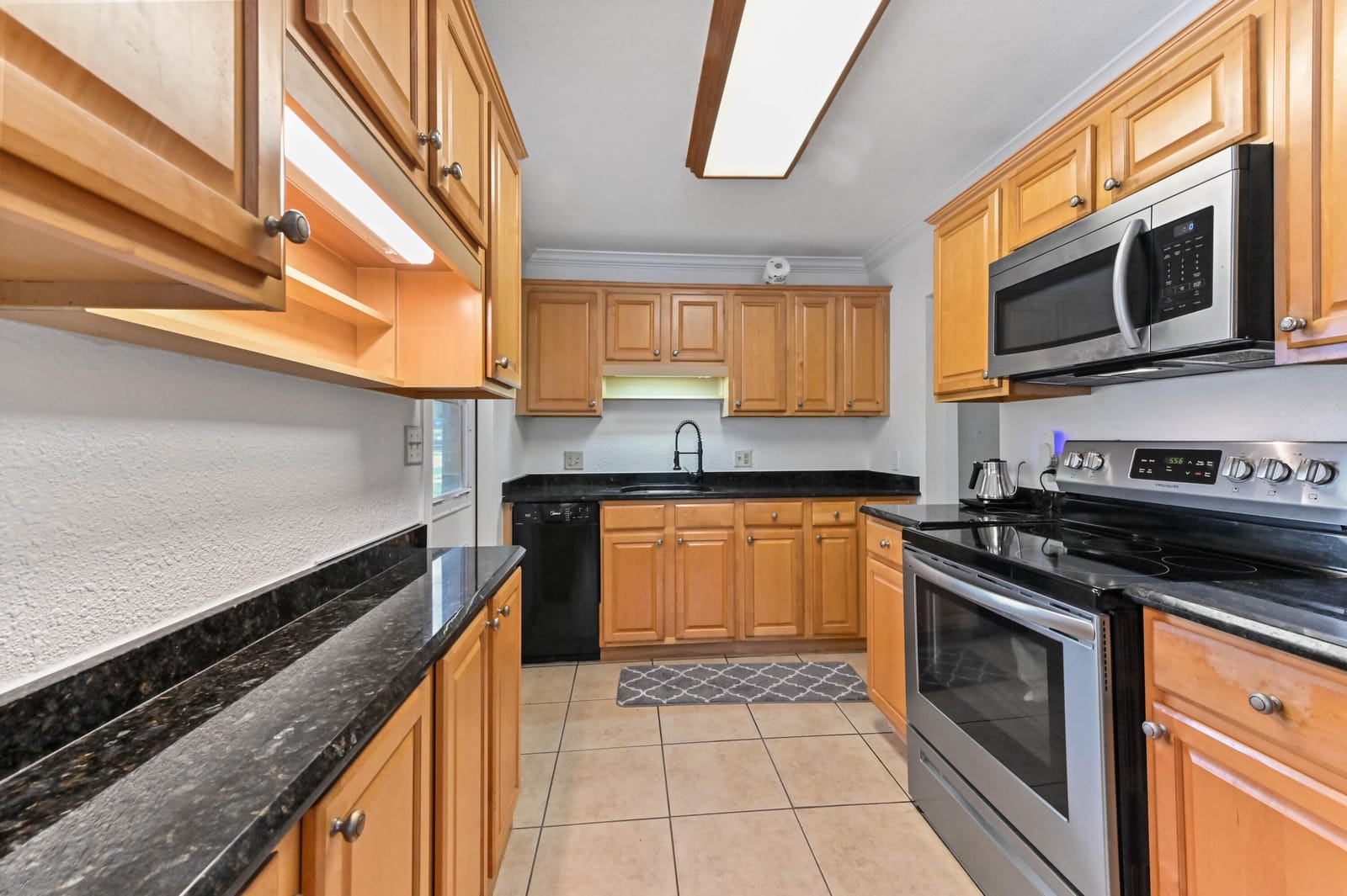 251b NE 57th Court, Oakland Park, FL 33334 photo 9