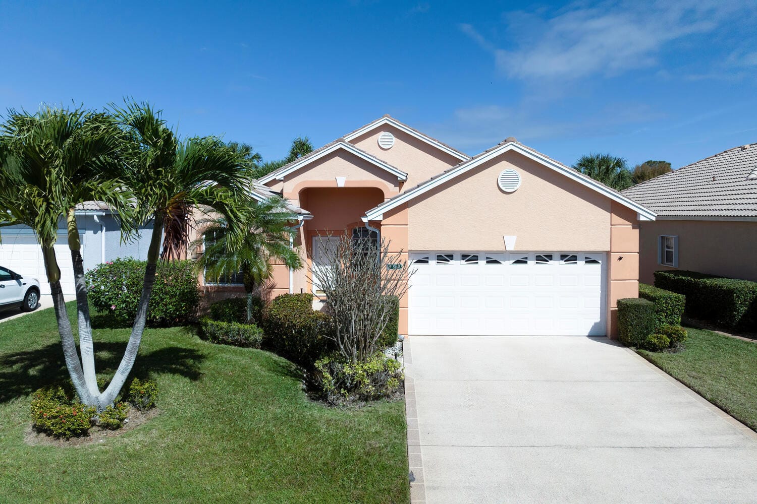895 NW Sarria Court, Port St. Lucie, FL 34986