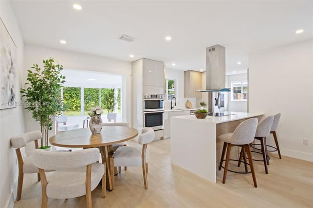 2825 NE 9th Avenue, sold in Highland Estates, Wilton Manors, FL