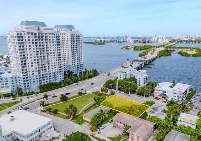 7880 NE Bayshore Court, sold in Haynsworth Village, Miami, FL