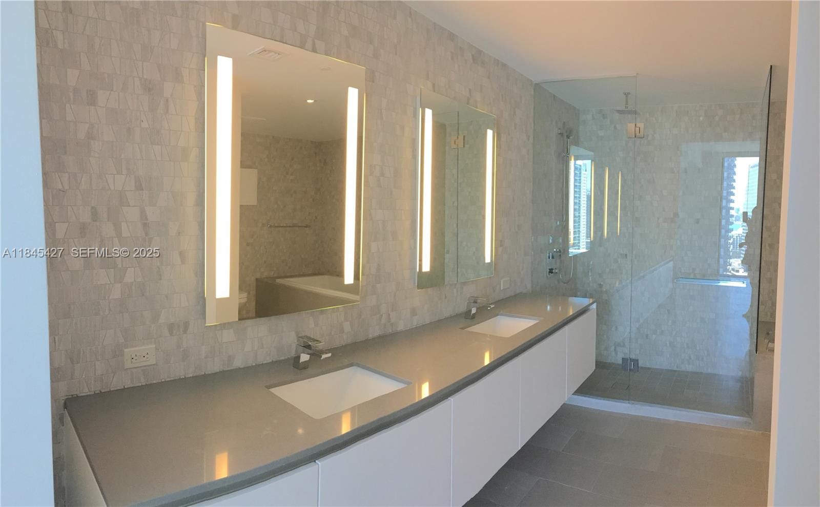 88 SW 7th Street 2305 — photo 2