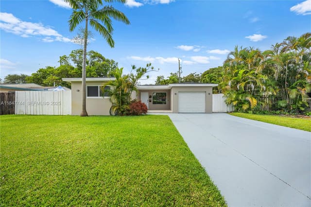 3246 Pierce Street, Hollywood, FL 33021