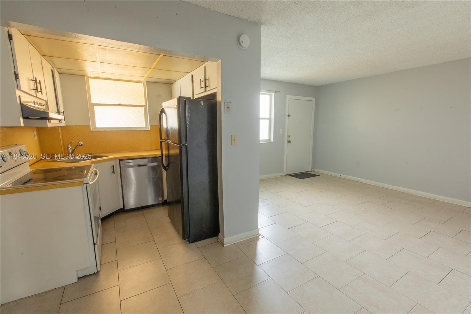 1975 NE 135th Street 3B, North Miami, FL 33181 photo 5
